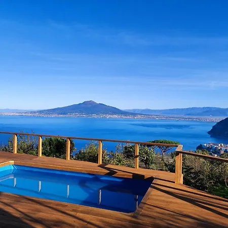 Giardino 21 Marzo ヴィーコ・エクエンセ